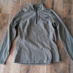 The North Face pullover M
